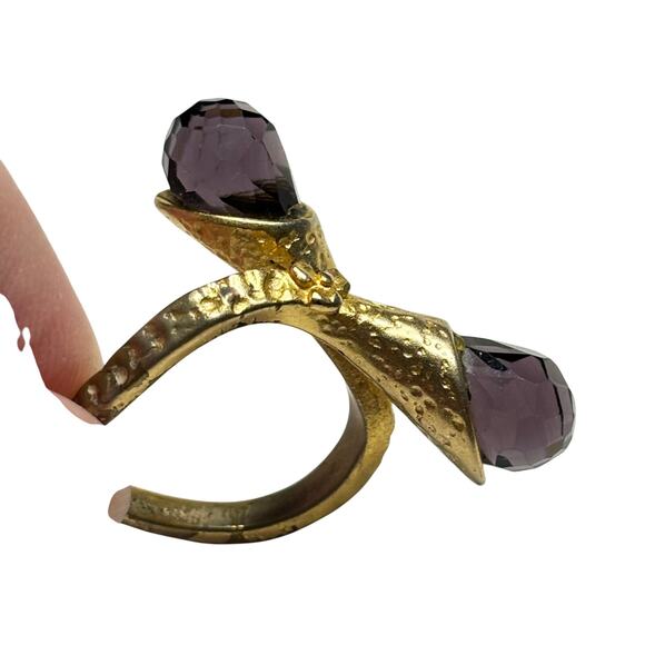Unique textured goldtone cocktail ring with purple faceted stones wrapped Size 5 - Picture 7 of 7